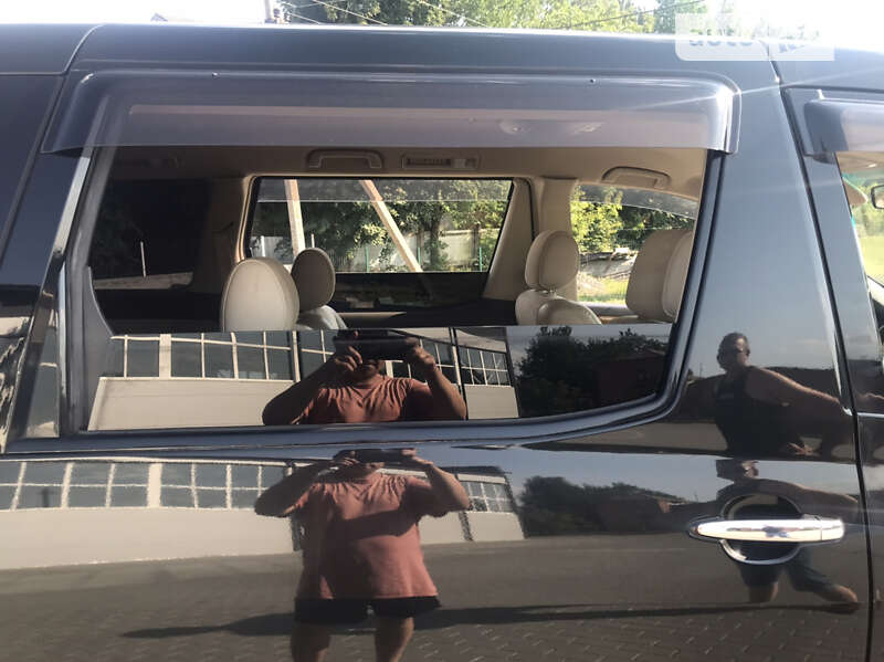 Минивэн Toyota Alphard 2007 в Бершади