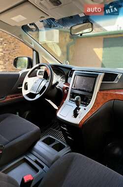 Минивэн Toyota Alphard 2012 в 