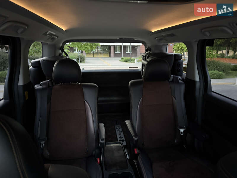 Мінівен Toyota Alphard 2014 в Одесі
