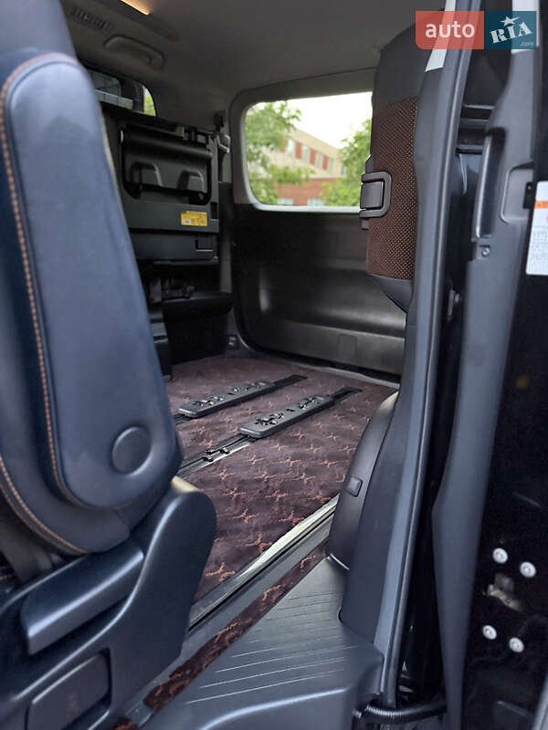Мінівен Toyota Alphard 2014 в Одесі