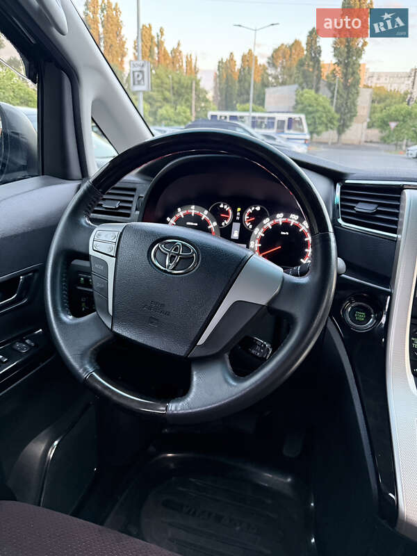 Мінівен Toyota Alphard 2014 в Одесі