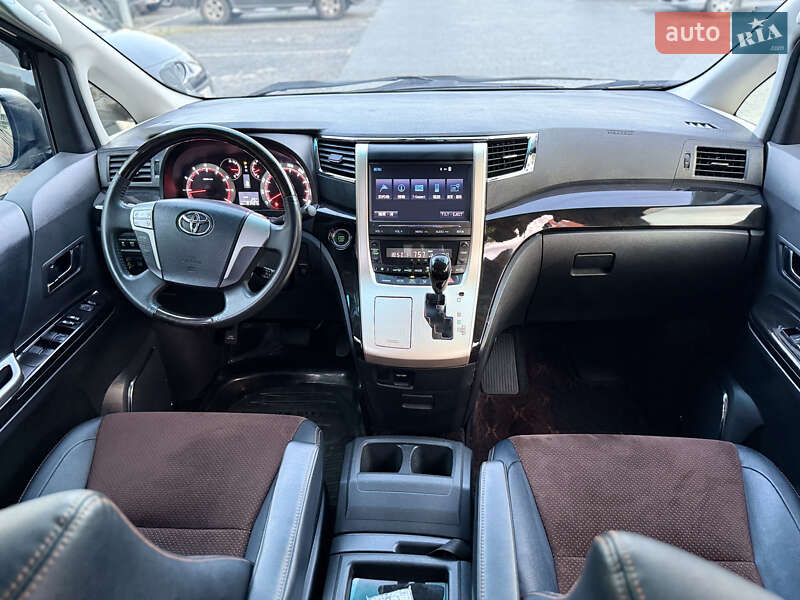 Мінівен Toyota Alphard 2014 в Одесі