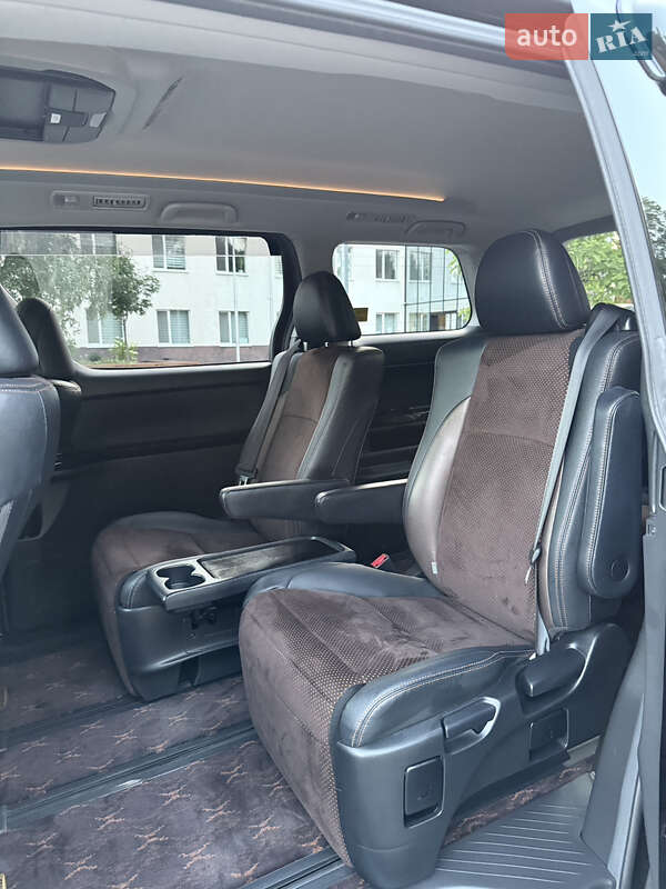 Мінівен Toyota Alphard 2014 в Одесі