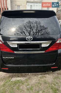 Минивэн Toyota Alphard 2011 в 