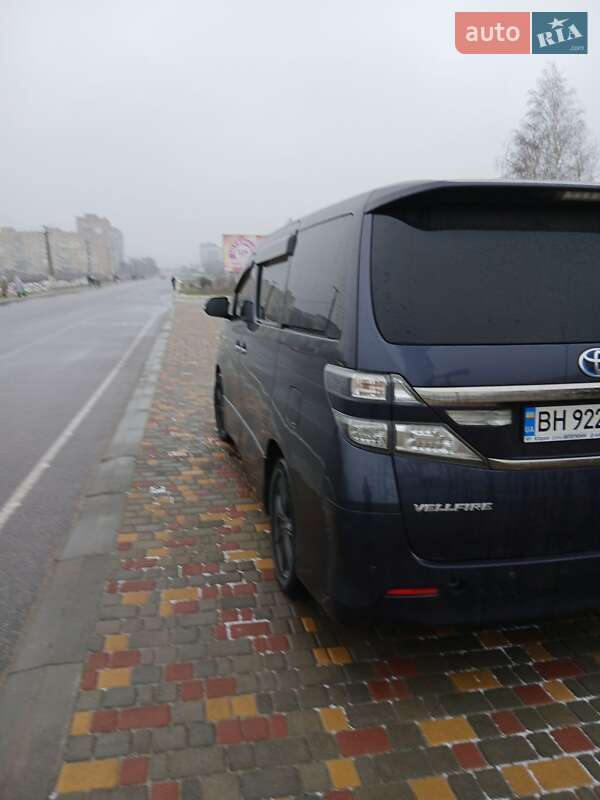 Минивэн Toyota Alphard 2013 в Белгороде-Днестровском