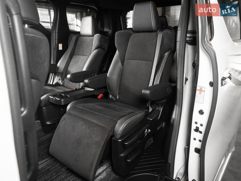 Минивэн Toyota Alphard 2020 в Одессе