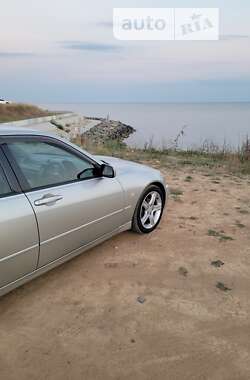 Седан Toyota Altezza 1999 в 
