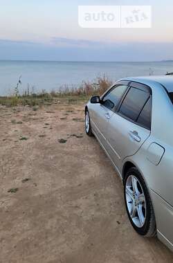 Седан Toyota Altezza 1999 в 