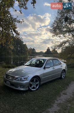 Седан Toyota Altezza 1999 в 