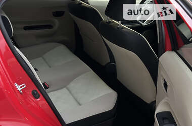Хэтчбек Toyota Aqua 2014 в 