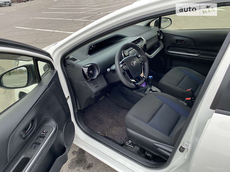 Хэтчбек Toyota Aqua 2017 в Днепре