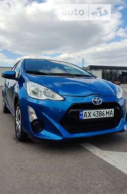 Хэтчбек Toyota Aqua 2015 в Киеве