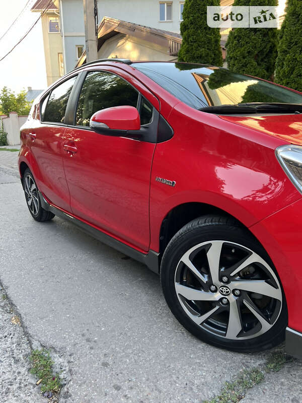 Хетчбек Toyota Aqua 2014 в Одесі