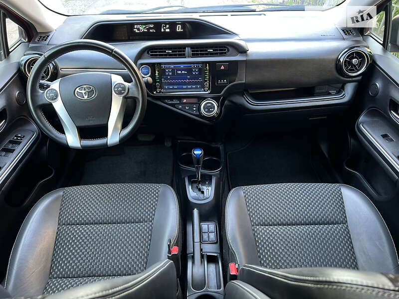 Хетчбек Toyota Aqua 2014 в Одесі