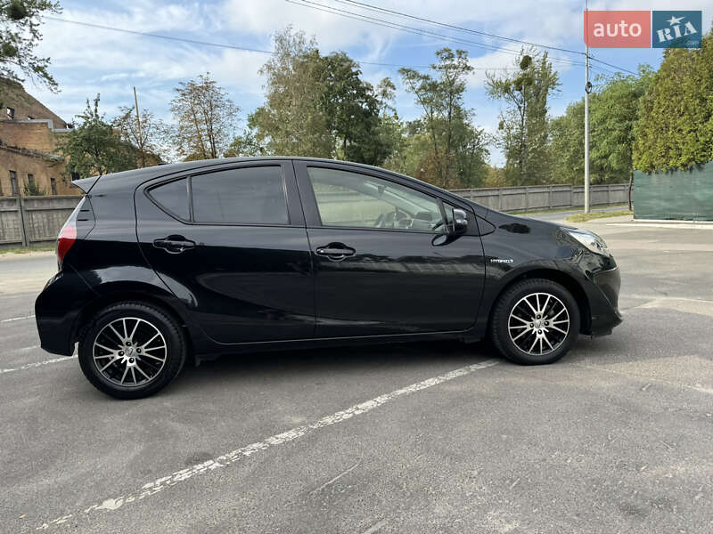 Хетчбек Toyota Aqua 2018 в Києві