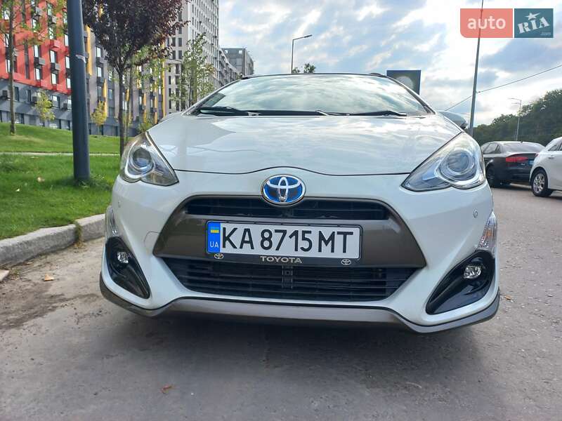 Хэтчбек Toyota Aqua 2015 в Киеве