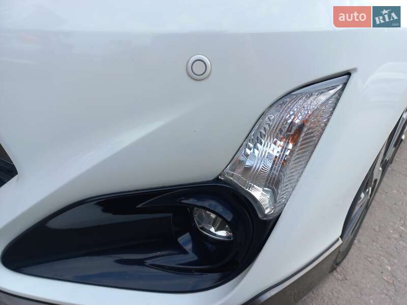 Хэтчбек Toyota Aqua 2015 в Киеве