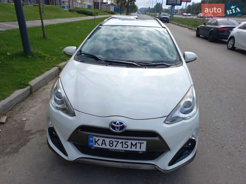 Хэтчбек Toyota Aqua 2015 в Киеве