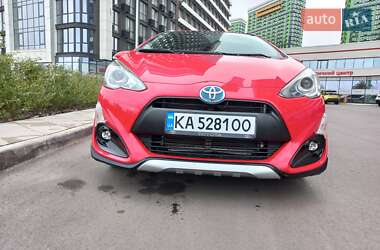 Хэтчбек Toyota Aqua 2015 в 
