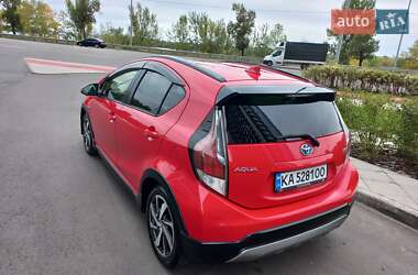 Хэтчбек Toyota Aqua 2015 в 