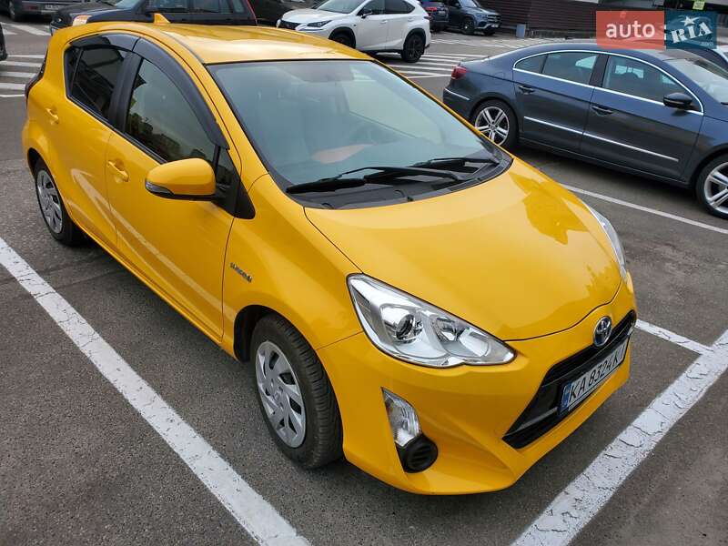Toyota Aqua 2015