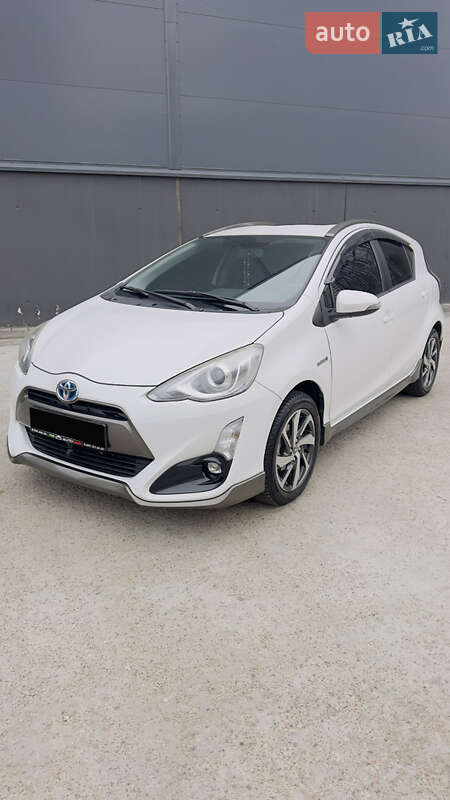 Toyota Aqua 2015