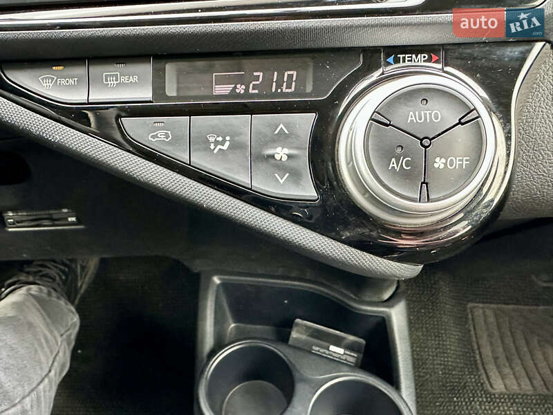 Хэтчбек Toyota Aqua 2015 в Виннице