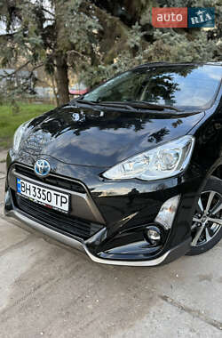 Хэтчбек Toyota Aqua 2015 в 