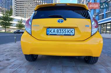 Хэтчбек Toyota Aqua 2015 в 