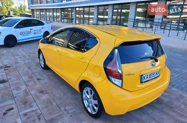 Хэтчбек Toyota Aqua 2015 в 