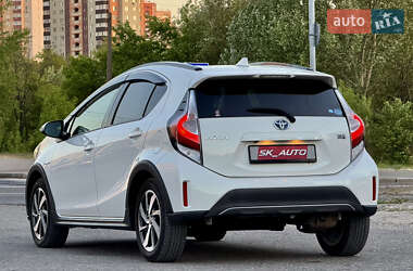 Хэтчбек Toyota Aqua 2017 в 
