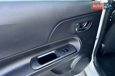 Хэтчбек Toyota Aqua 2017 в 