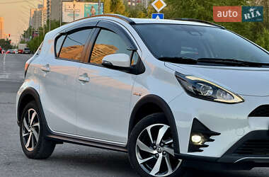 Хэтчбек Toyota Aqua 2017 в 