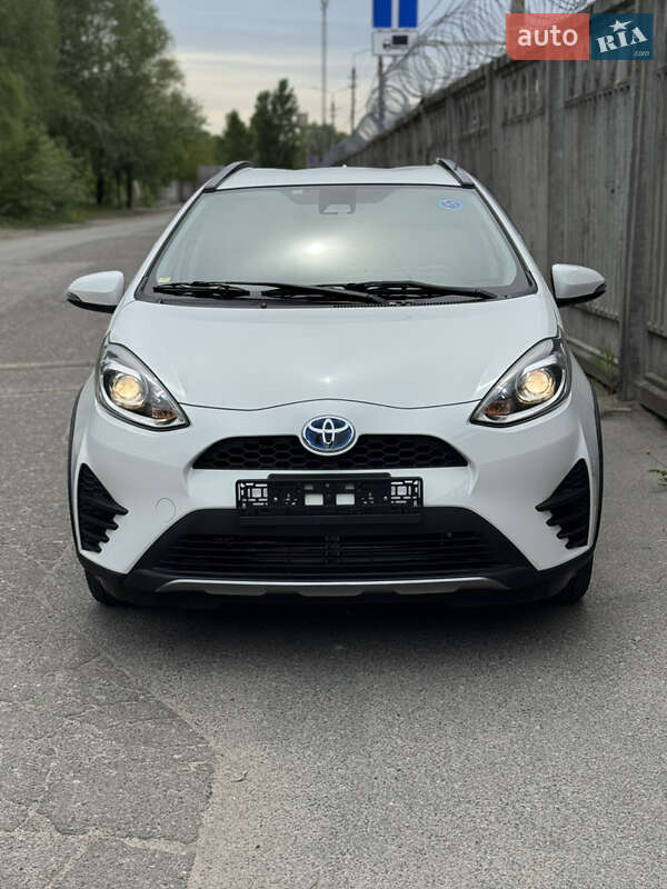 Хетчбек Toyota Aqua 2017 в Києві