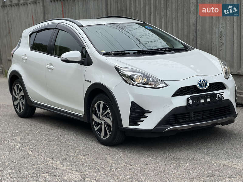 Хетчбек Toyota Aqua 2017 в Києві