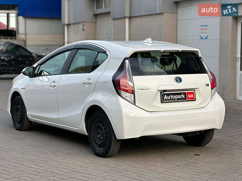 Хетчбек Toyota Aqua 2015 в Одесі