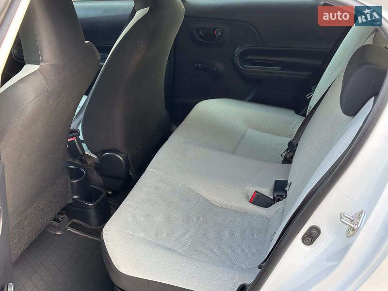 Хетчбек Toyota Aqua 2015 в Одесі