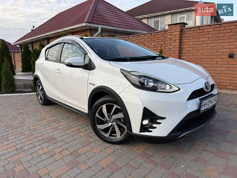 Хетчбек Toyota Aqua 2017 в Одесі