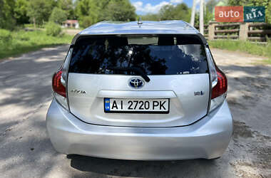 Хэтчбек Toyota Aqua 2015 в 