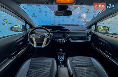 Хэтчбек Toyota Aqua 2016 в 