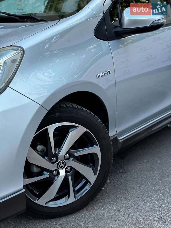 Хетчбек Toyota Aqua 2016 в Києві
