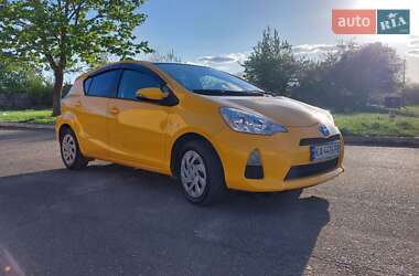 Хэтчбек Toyota Aqua 2015 в 