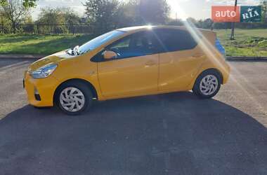 Хэтчбек Toyota Aqua 2015 в 