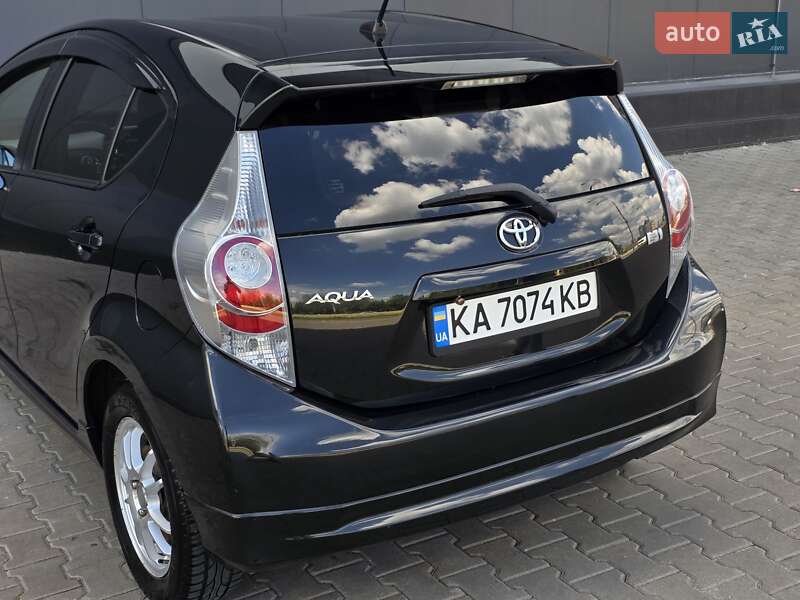 Хетчбек Toyota Aqua 2013 в Києві