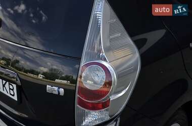 Хэтчбек Toyota Aqua 2013 в 