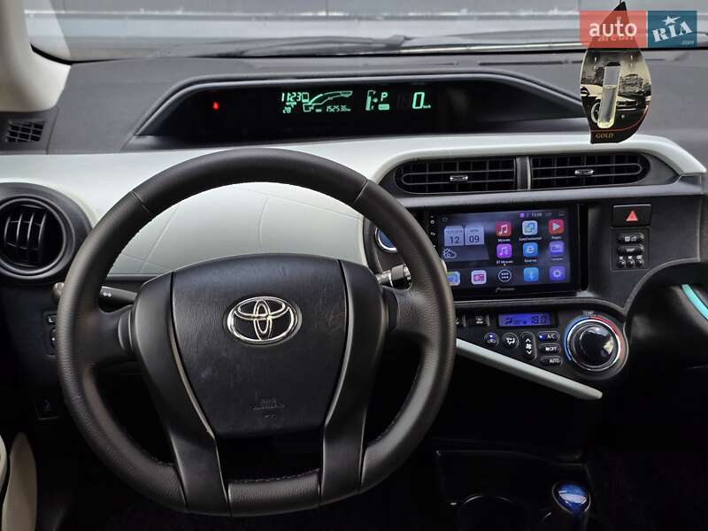 Хетчбек Toyota Aqua 2013 в Києві