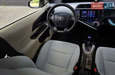 Хэтчбек Toyota Aqua 2013 в 