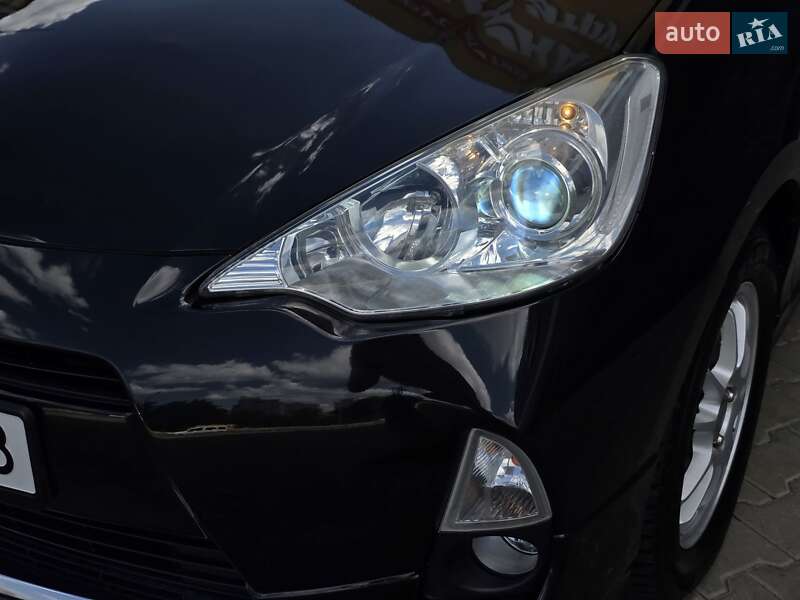 Хетчбек Toyota Aqua 2013 в Києві