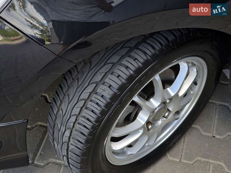 Хетчбек Toyota Aqua 2013 в Києві