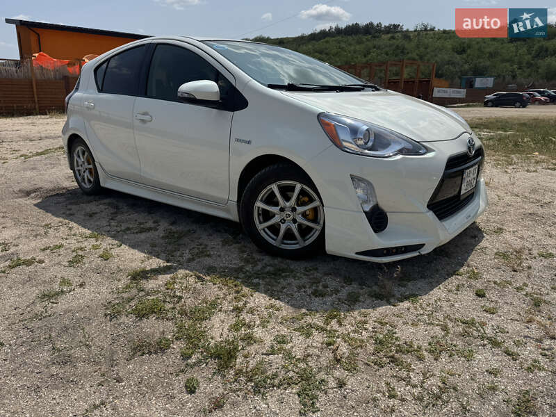 Хэтчбек Toyota Aqua 2015 в Виннице фото 2 Хэтчбек Toyota Aqua 2015 в Виннице